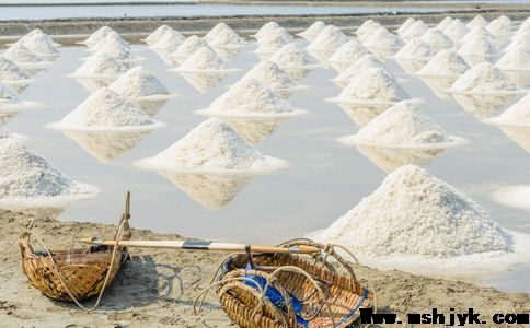 嘴唇干裂怎么办 红枣橄榄油都是好帮手